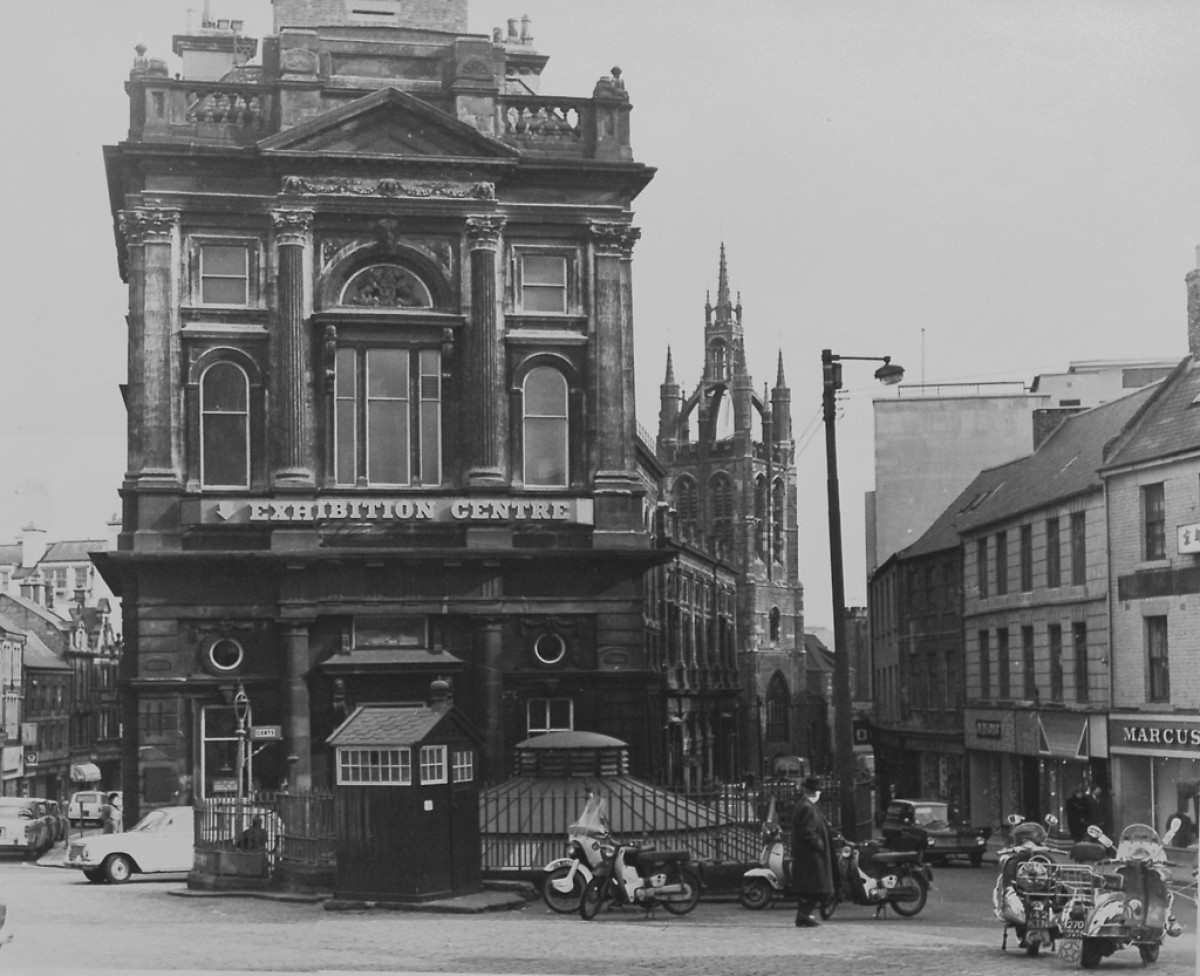 The Bigg Market's old Town Hall, Photo by Laszlo Torday (Public Domain)